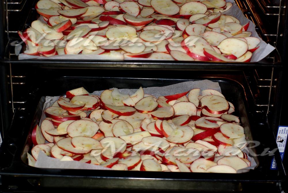 Как в духовке сушить яблоки на зиму? :: syl.ru