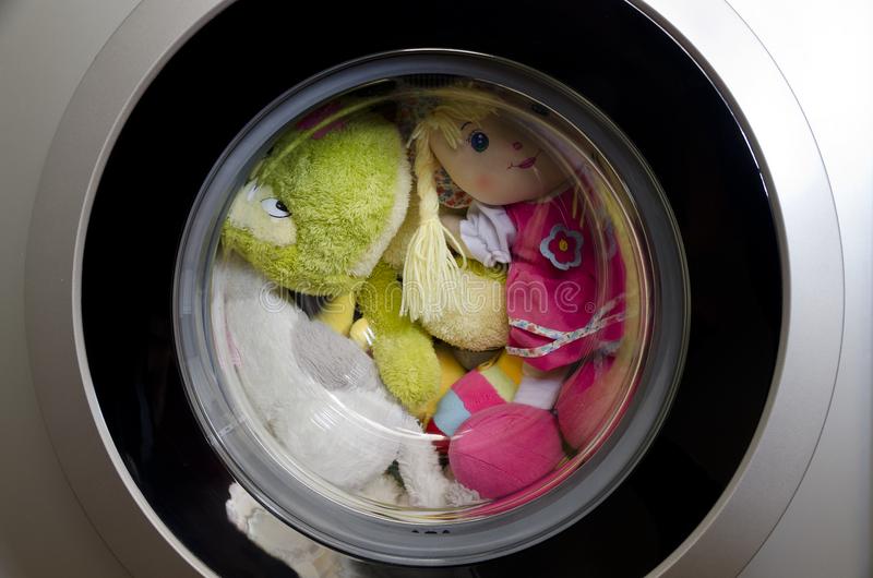 Все о том как постирать мягкие игрушки: в стиральной машине, вручную, с музыкальным механизмом, во время карантина