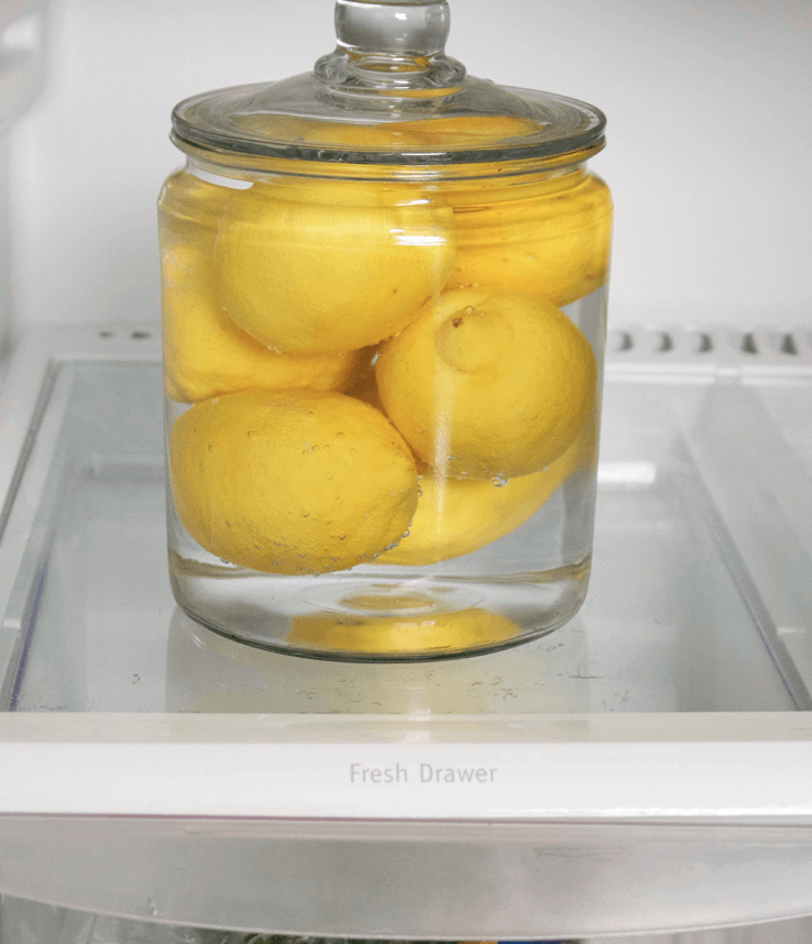 Секреты долгой свежести лимонов Где хранить лимоны, и как – условия, полка в холодильнике, особенности хранения в подвале и кладовой Заморозка, сушка Сроки хранения