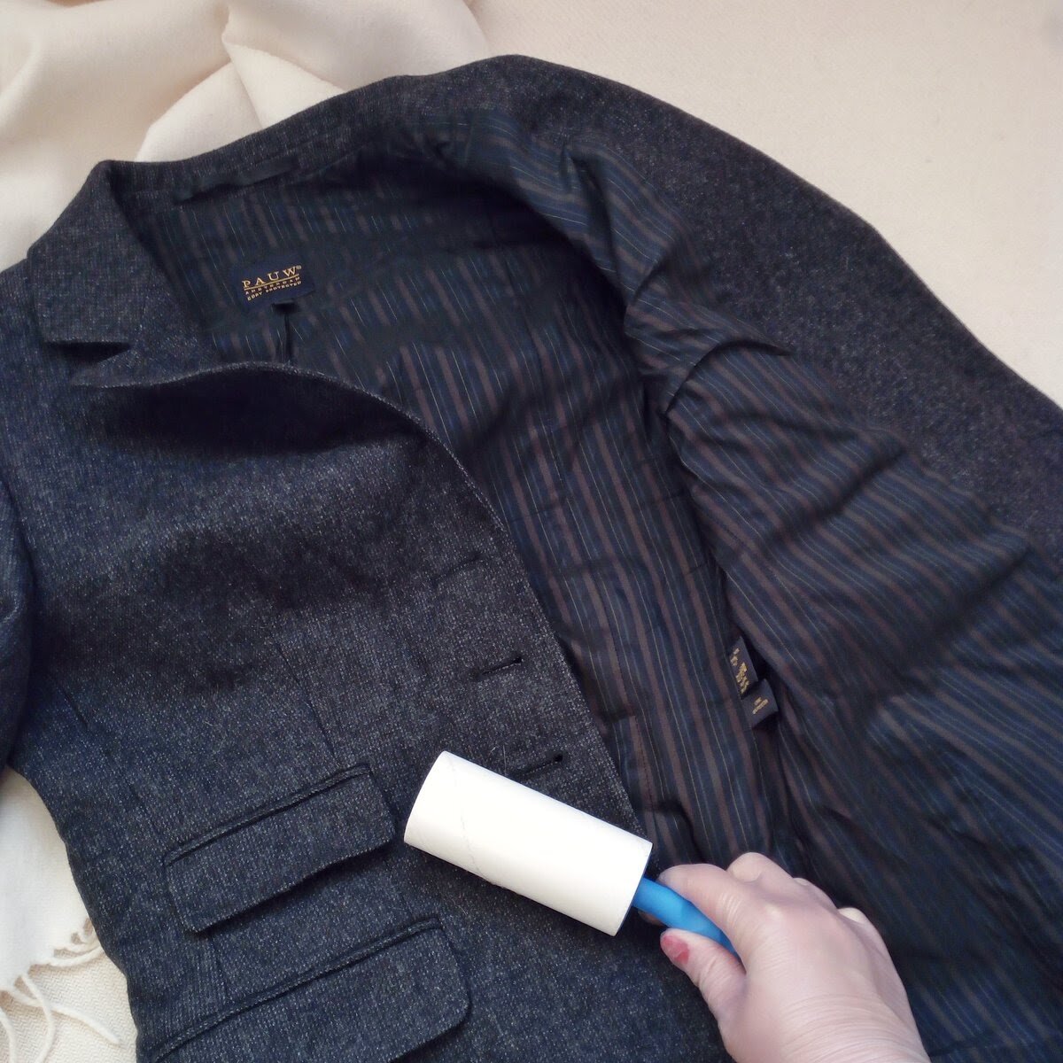 Чтобы пальто стало, как новое: самые эффективные способы чистки.